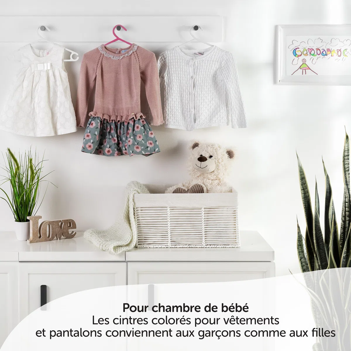 LaLoona - Lot Cintre Enfant Couleur (22 pièces) - Cintres Bebe Plastique Extra Fin pour Vêtements Bébés - Barre Pantalon Antidérapante - Bleu Vert Rose Blanc